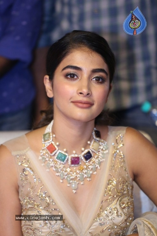Pooja Hegde at Maharshi Pre Release Event  - 20 / 26 photos