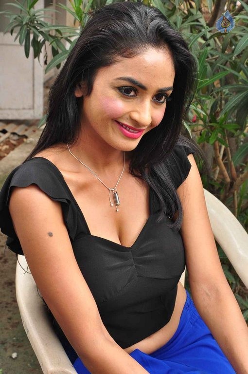 Pooja Sri Latest Photos - 5 / 42 photos