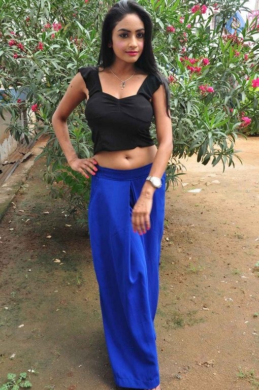 Pooja Sri Latest Photos - 12 / 42 photos