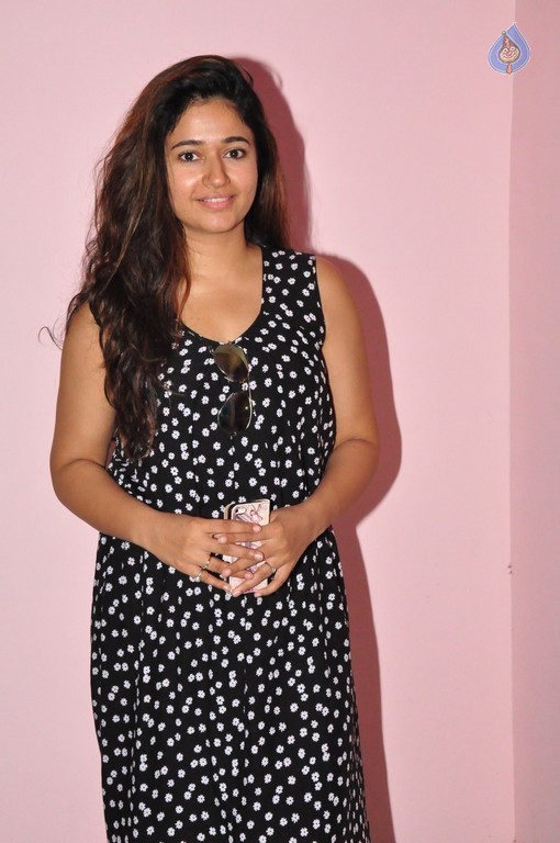 Poonam Bajwa Gallery - 3 / 32 photos