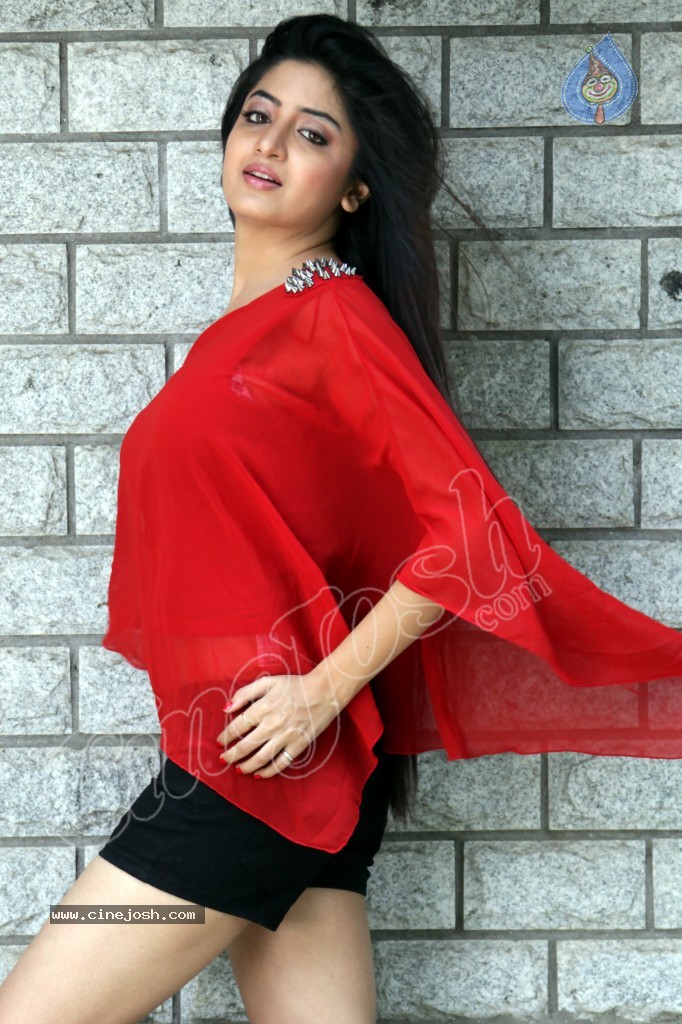 Poonam Kaur New Hot Stills - 28 / 44 photos