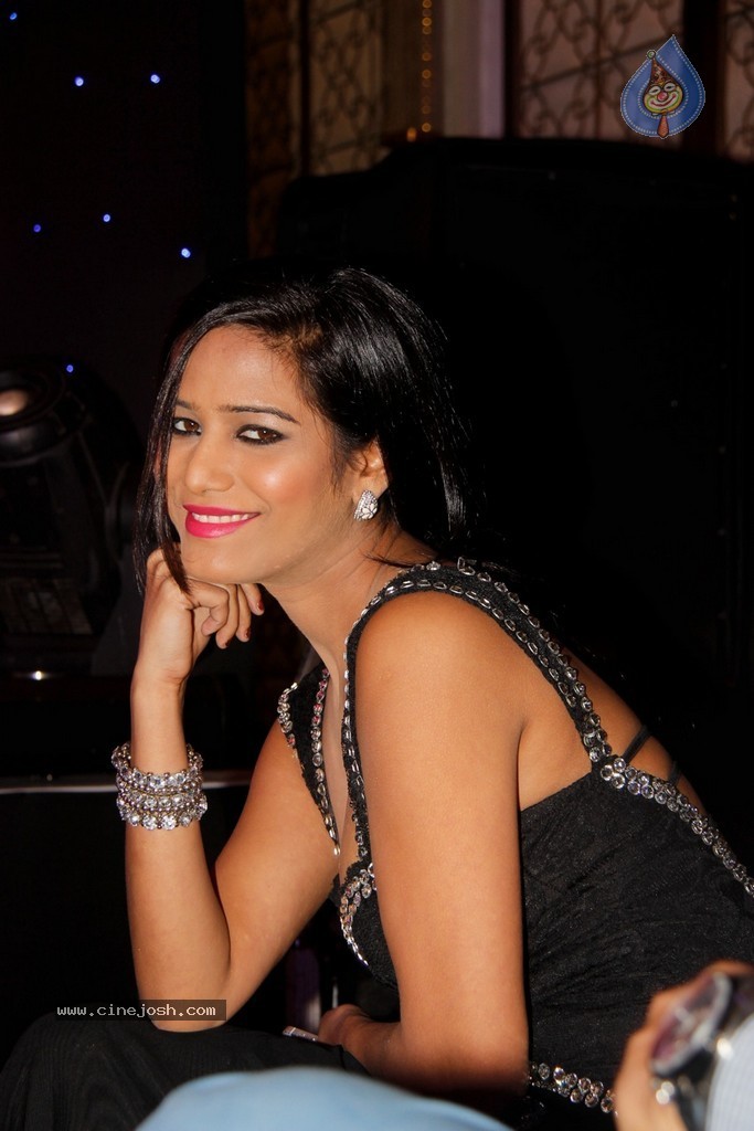 Poonam Pandey Hot Photos - 3 / 26 photos