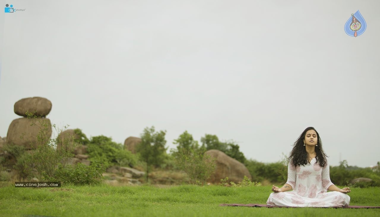Pop Singer Smita Yoga Day Photoshoot - 6 / 7 photos