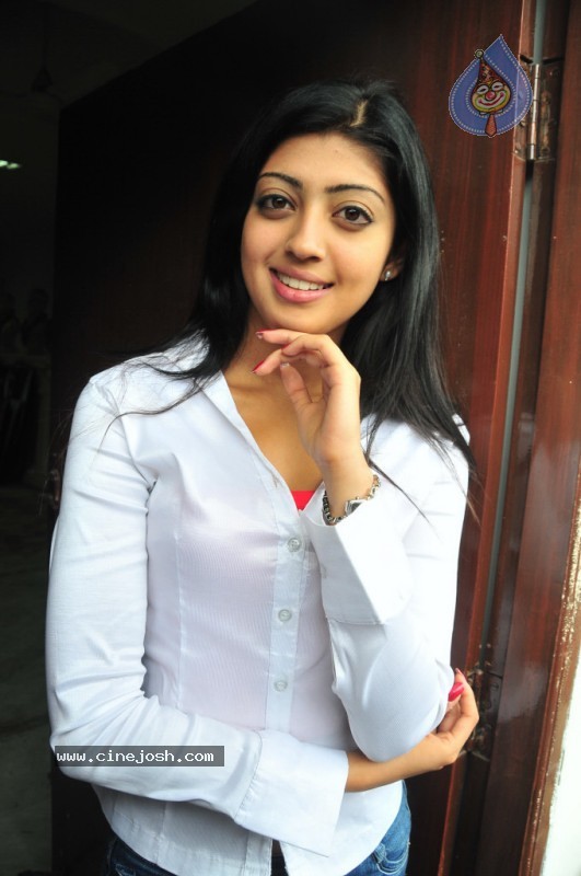 Praneetha Photo Gallery - 14 / 58 photos