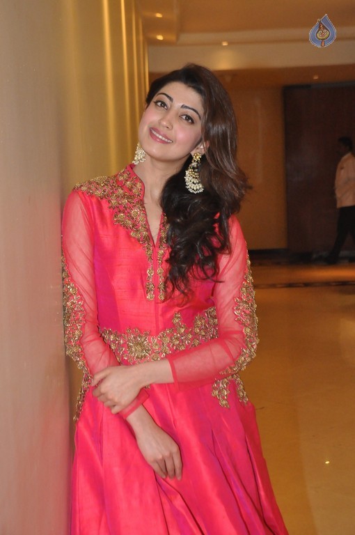 Pranitha Subhash New Photos - 19 / 58 photos