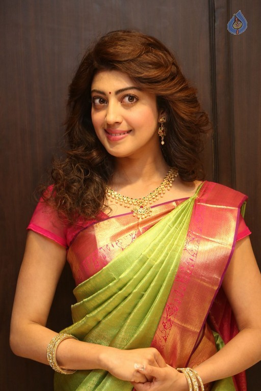 Pranitha Subhash Photos - 13 / 37 photos