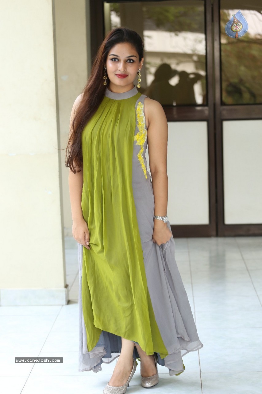 Prayaga Martin Stills - 5 / 54 photos