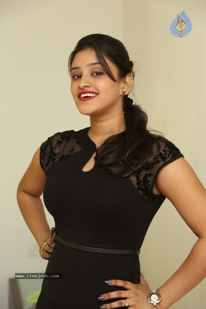 Priya New Photos - 21 / 103 photos