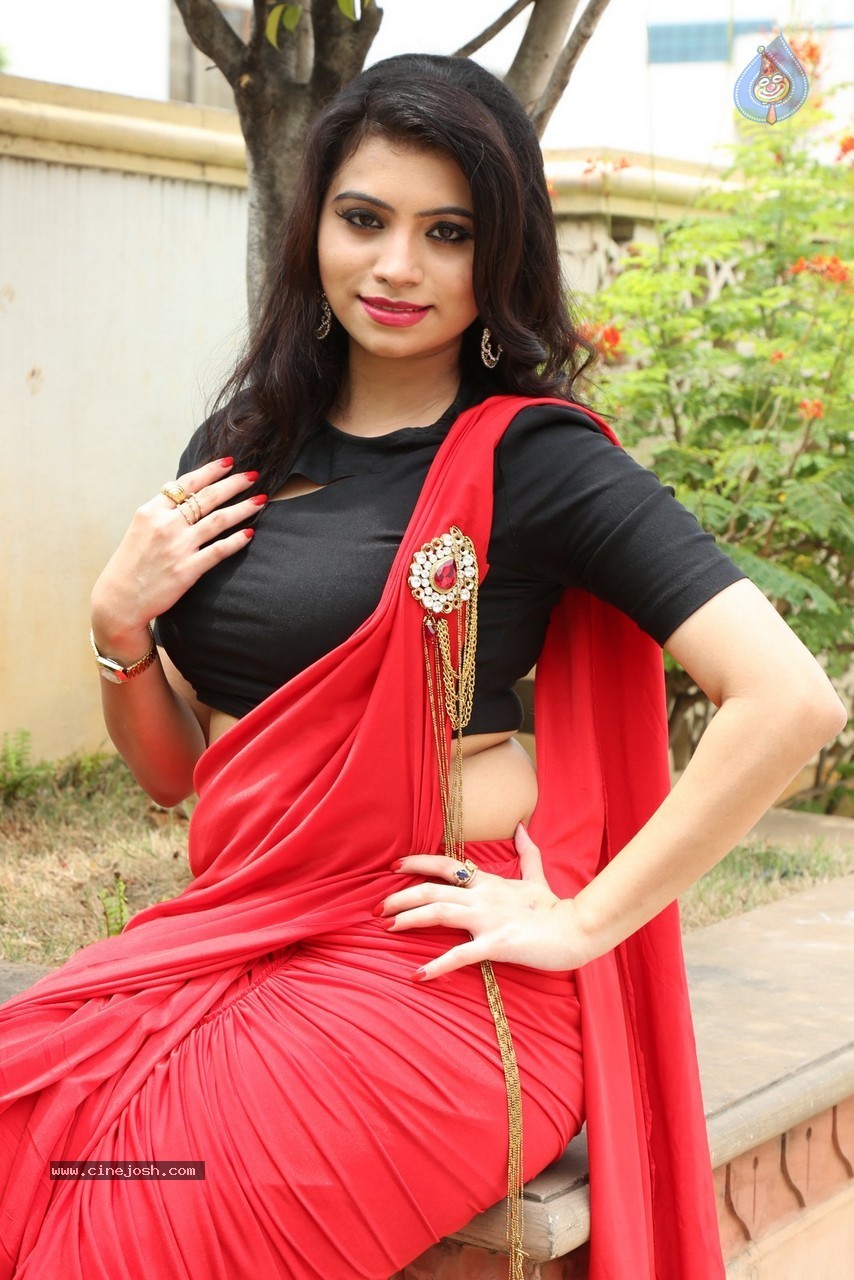 Priya Photos - 6 / 42 photos