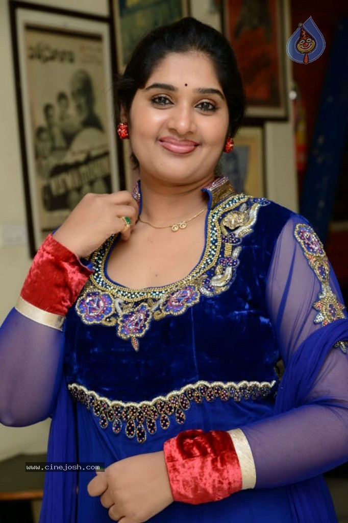 Priya Stills - 13 / 62 photos