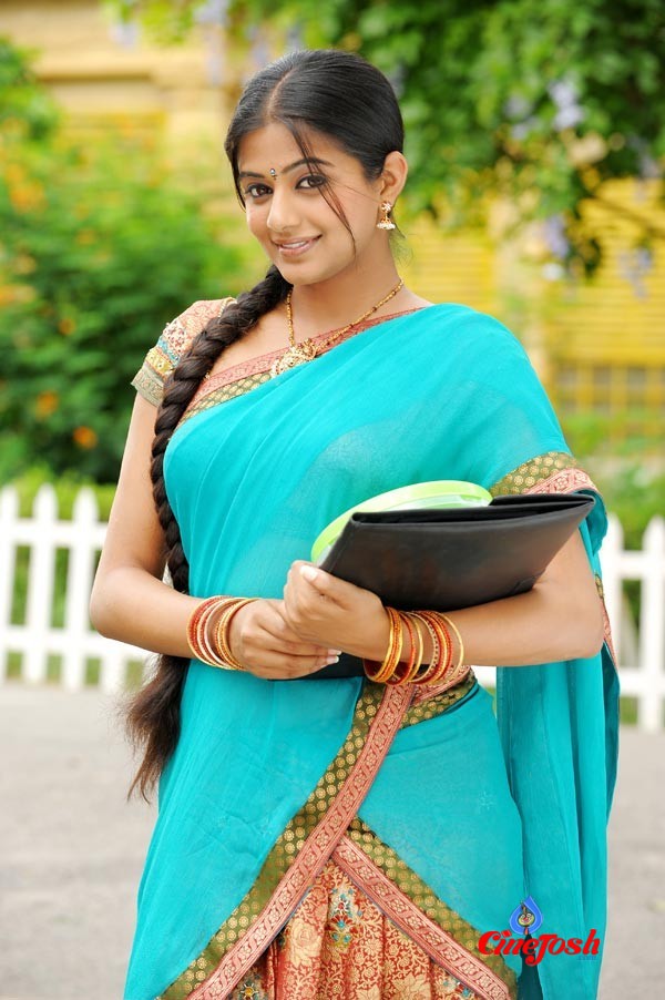 Priyamani Spicy Photo Gallery - 2 / 20 photos