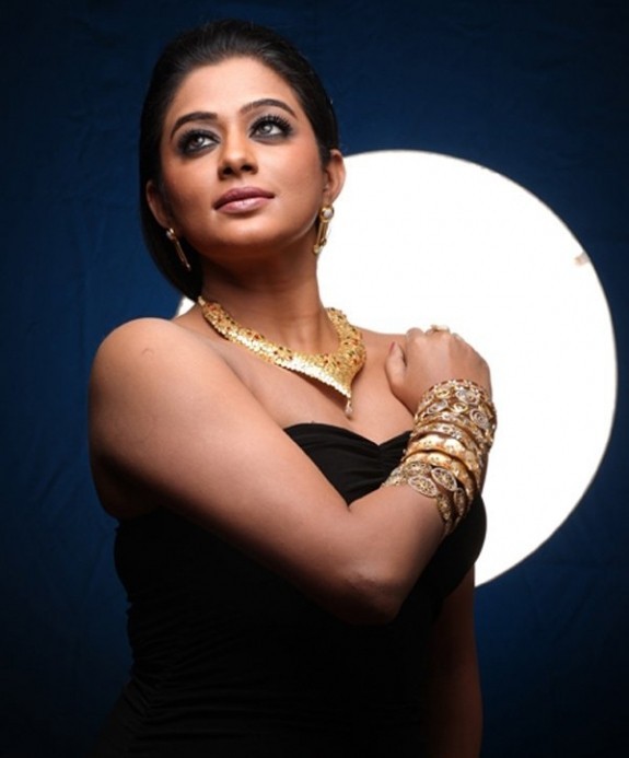 Priyamani New Pics - 9 / 14 photos