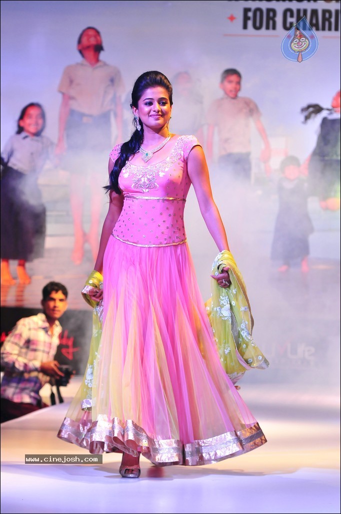 Priyamani Ramp Walk Photos - 1 / 40 photos