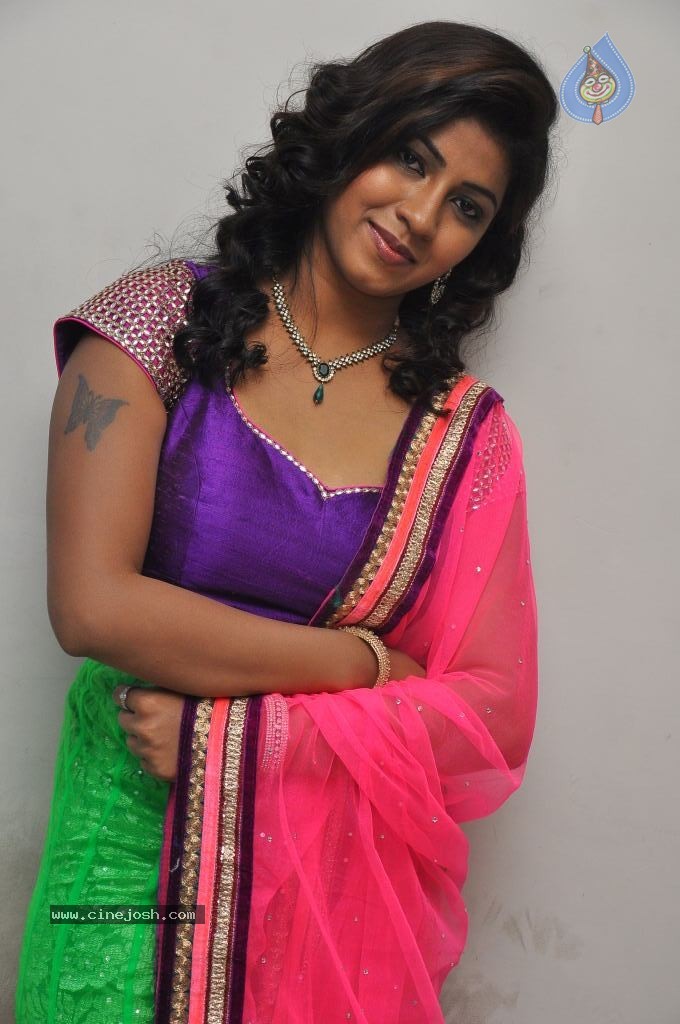 Geetanjali Hot Photos - 18 / 73 photos