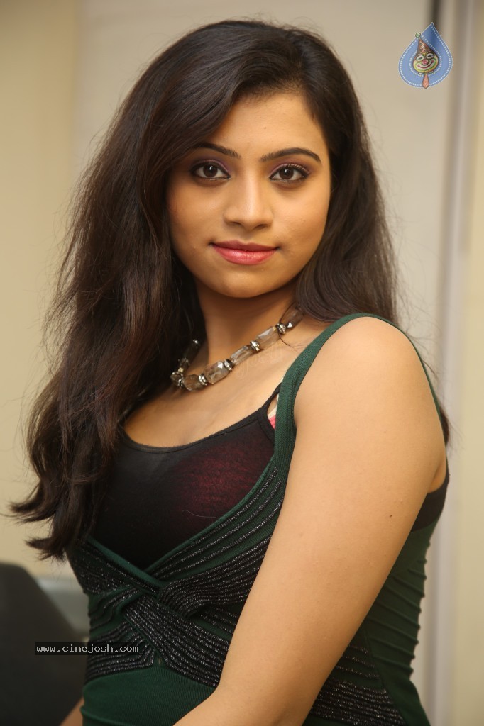 Priyanka Hot Stills - 14 / 120 photos