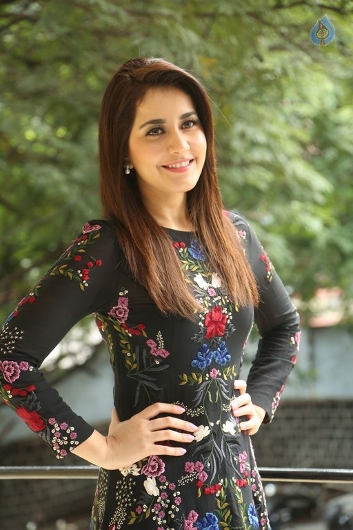 Raashi Khanna Interview Photos - 13 / 40 photos