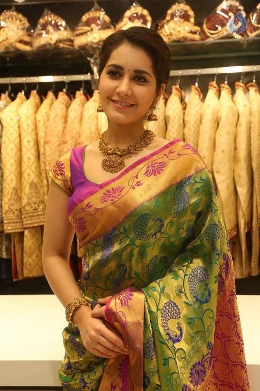 Raashi Khanna Latest Photos - 8 / 35 photos