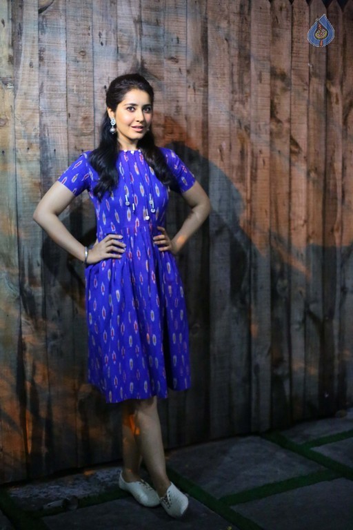 Raashi Khanna Latest Photos - 14 / 36 photos