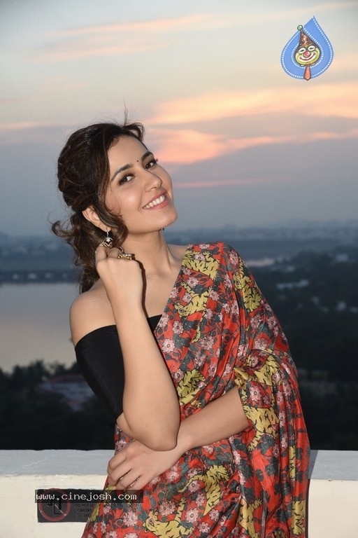 Raashi Khanna Stills - 1 / 10 photos