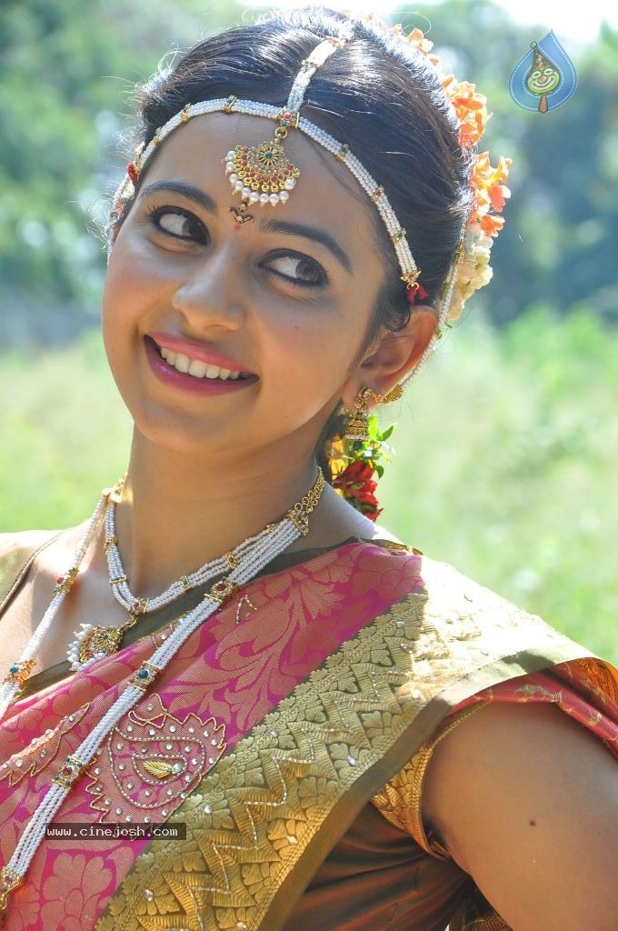 Rakul Preet Singh Cute Stills - 17 / 84 photos