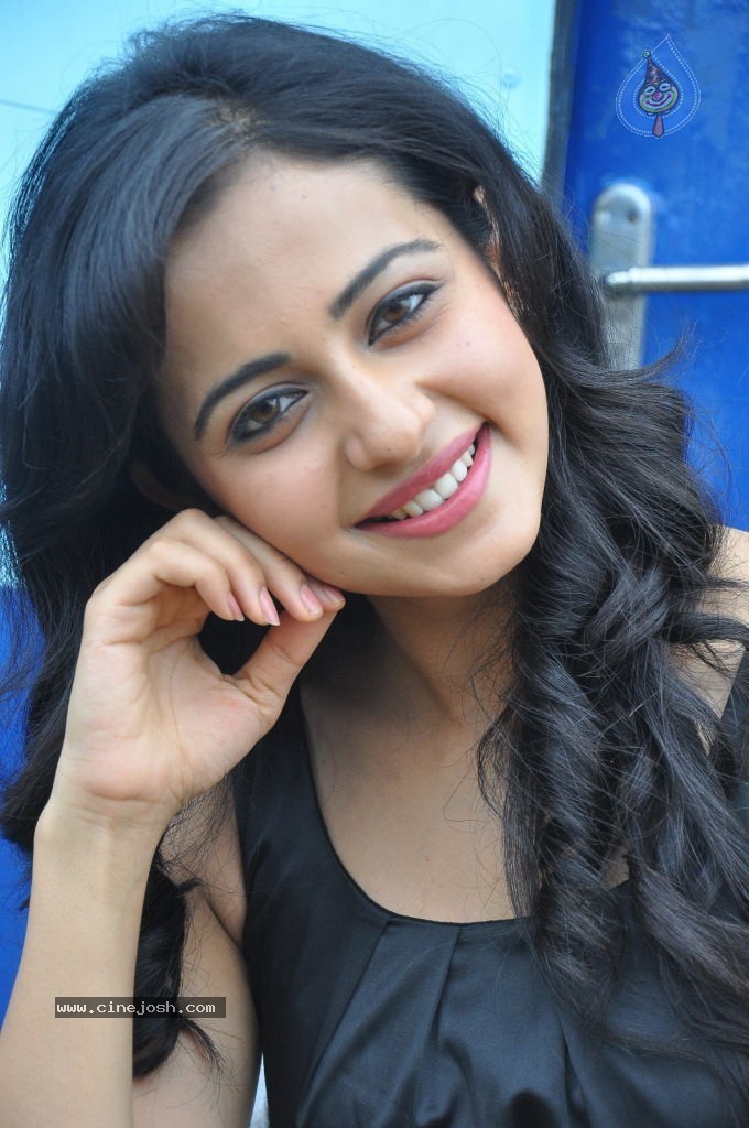 Rakul Preet Singh New Photos - 3 / 93 photos