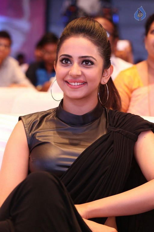 Rakul Preet Singh Photos - 20 / 55 photos