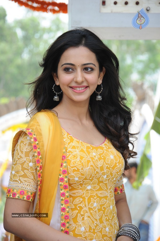 Rakul Preeth Singh Latest Photos - 16 / 66 photos