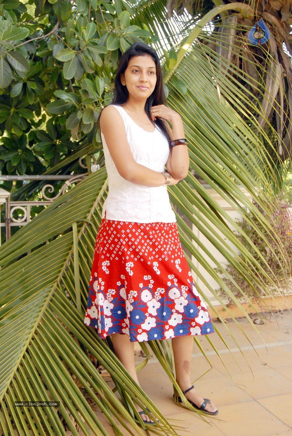 Ramya New Actress Gallery - 6 / 36 photos