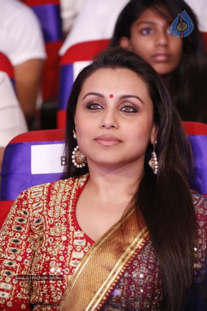 Rani Mukherjee New Gallery - 16 / 38 photos