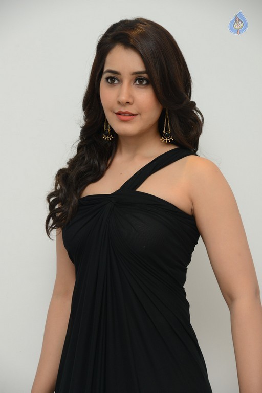 Rashi Khanna New Photos - 6 / 49 photos