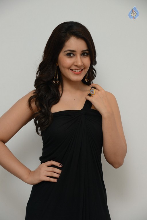 Rashi Khanna New Photos - 10 / 49 photos