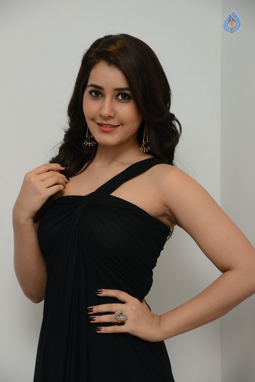 Rashi Khanna New Photos - 16 / 49 photos