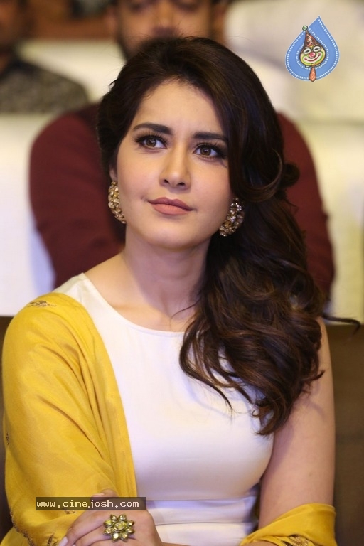 Rashi Khanna New Stills - 2 / 20 photos