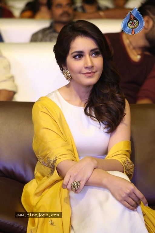 Rashi Khanna New Stills - 6 / 20 photos