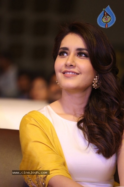 Rashi Khanna New Stills - 11 / 20 photos