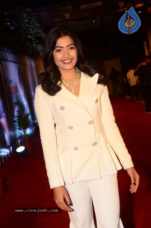 Rashmika Mandanna at Zee Cine Awards 2018 - 11 / 21 photos
