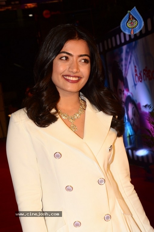 Rashmika Mandanna at Zee Cine Awards 2018 - 19 / 21 photos
