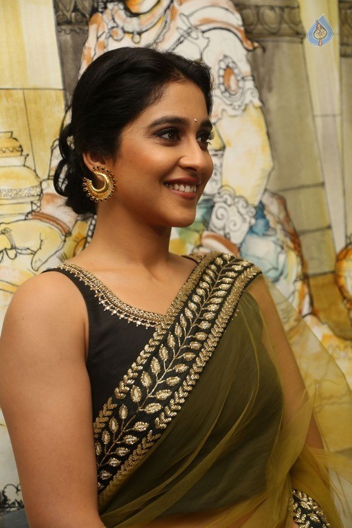 Regina Cassandra Latest Gallery - 12 / 66 photos