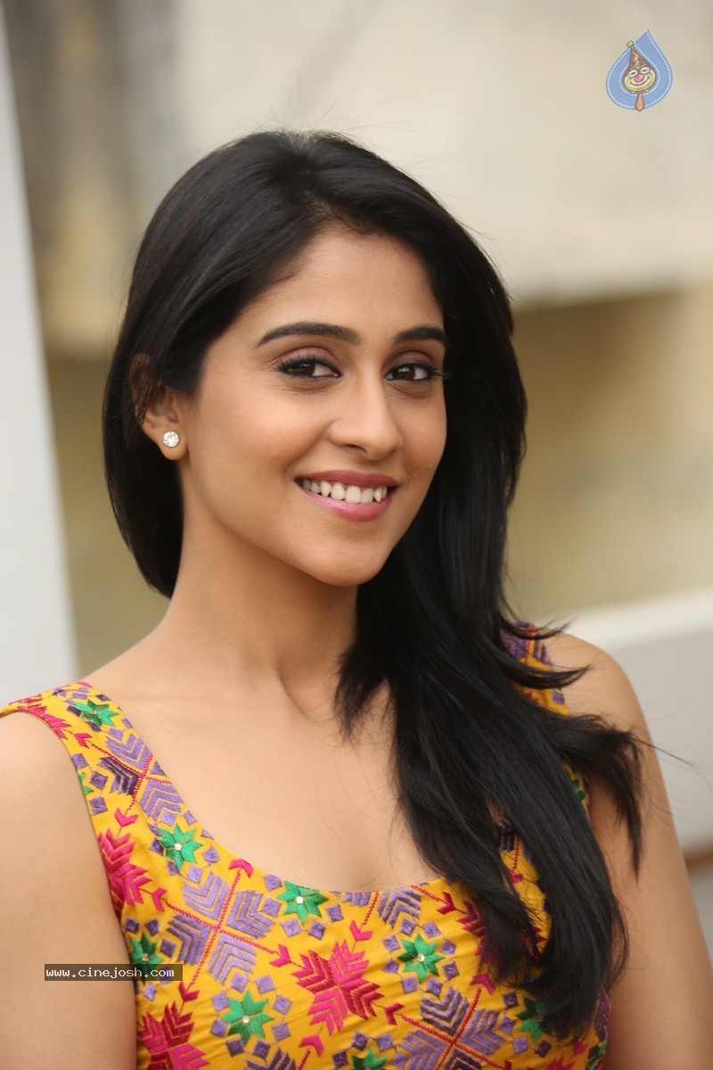 Regina Cassandra New Stills - 21 / 118 photos