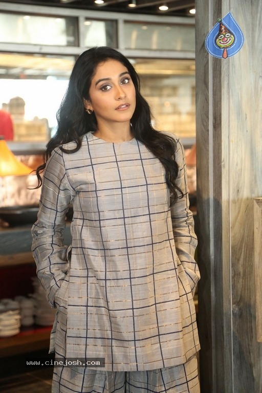 Regina Cassandra New Stills - 2 / 12 photos