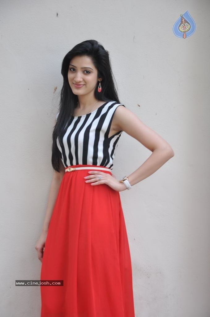 Richa Panai Latest Gallery - 7 / 96 photos