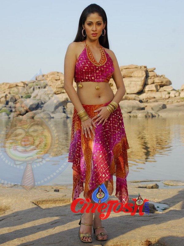 Sadha - 11 / 44 photos