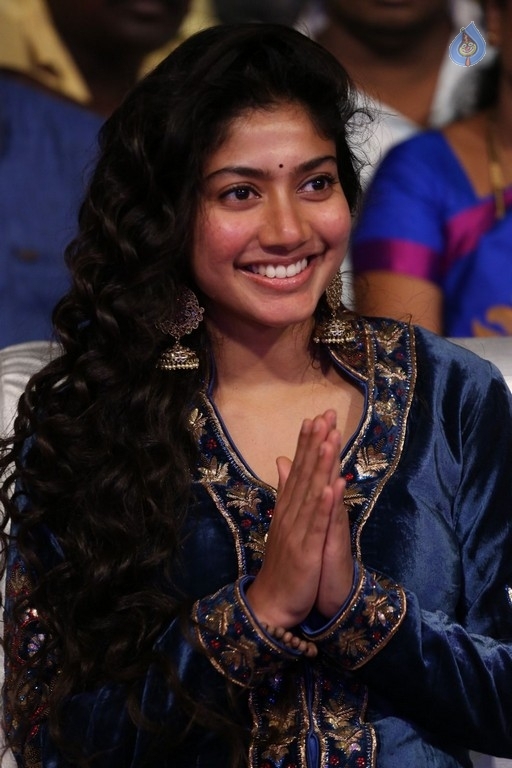 Sai Pallavi at Fidaa Audio Launch - 3 / 31 photos