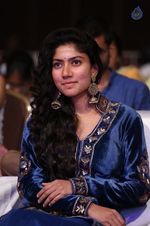 Sai Pallavi at Fidaa Audio Launch - 7 / 31 photos