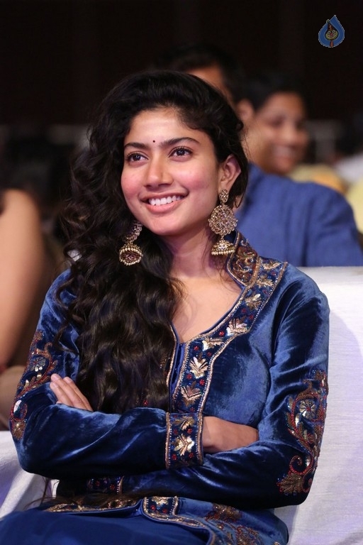 Sai Pallavi at Fidaa Audio Launch - 10 / 31 photos