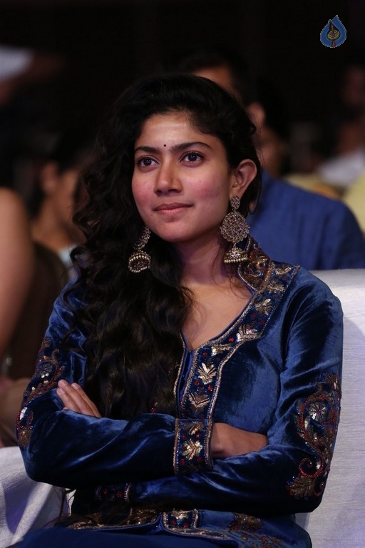 Sai Pallavi at Fidaa Audio Launch - 12 / 31 photos