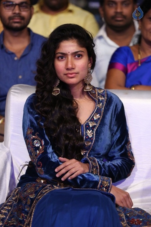 Sai Pallavi at Fidaa Audio Launch - 17 / 31 photos