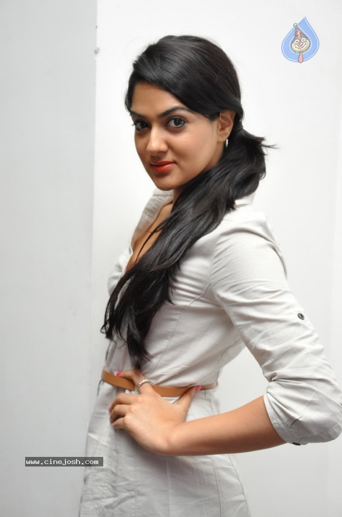 Sakshi Chowdary New Gallery - 7 / 83 photos