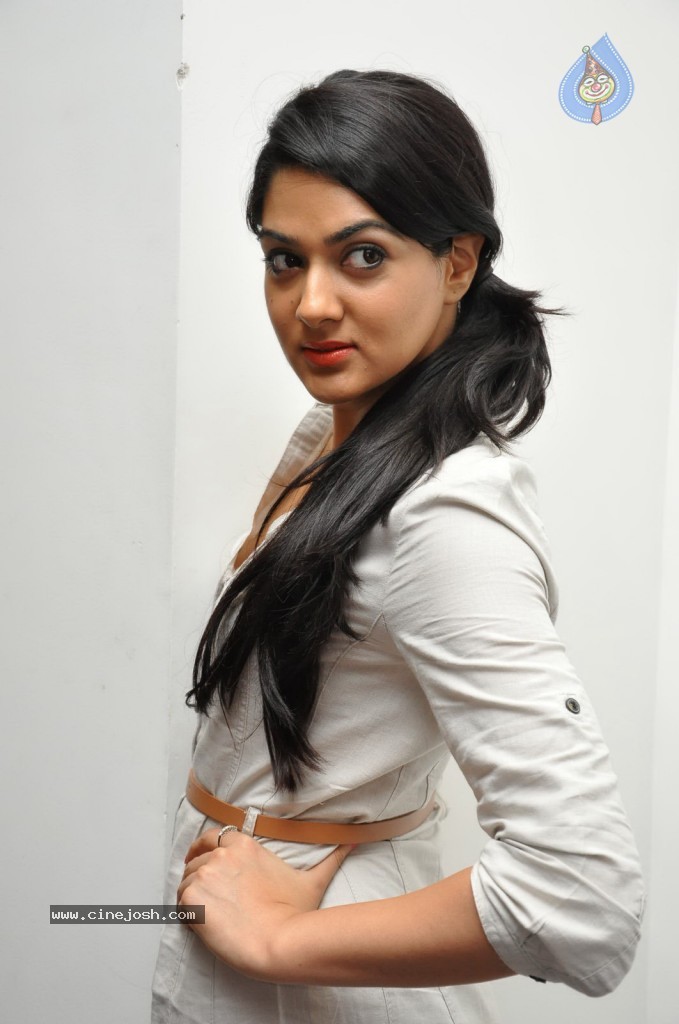 Sakshi Chowdary New Gallery - 12 / 83 photos