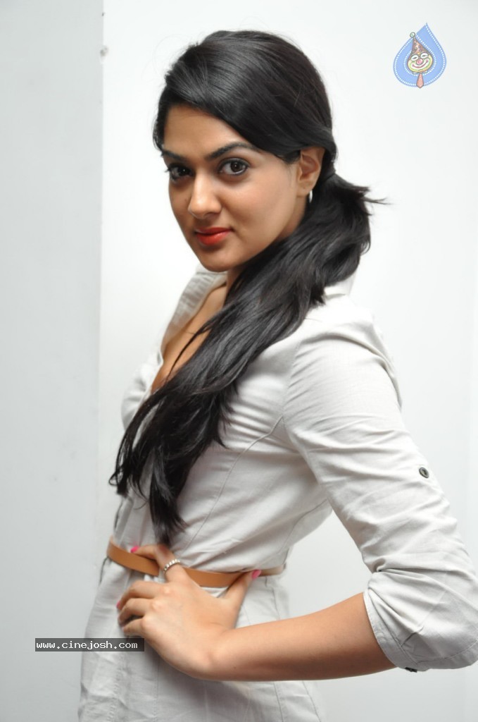 Sakshi Chowdary New Gallery - 16 / 83 photos